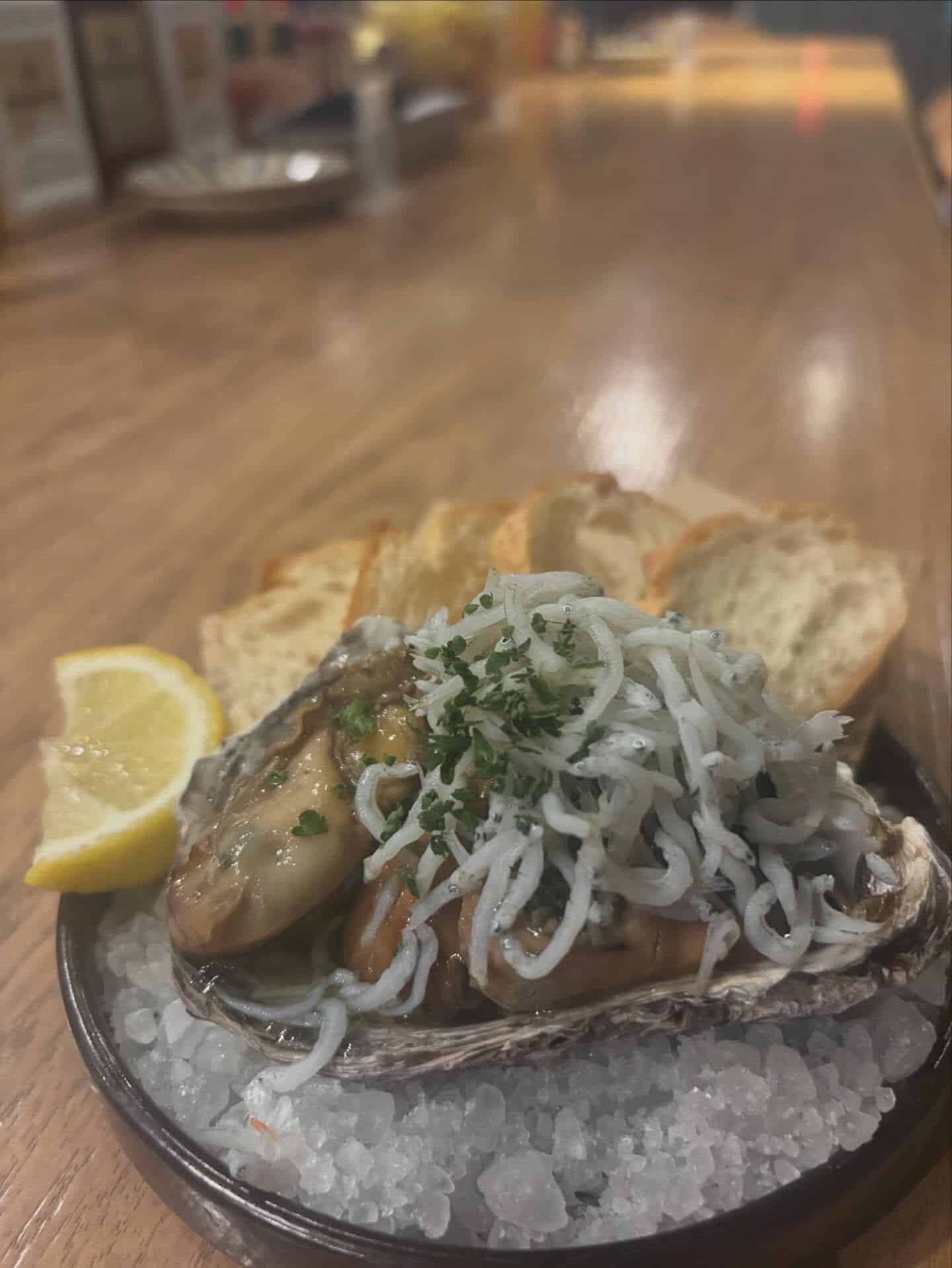 【燻製牡蠣を味わう】栄バル/栄イタリアン/栄誕生日/記念日/ナチュールワイン/ナチュラルワイン/栄牡蠣/栄ピザ/栄ワイン…